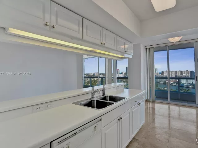 Продажа квартиры #2310 - фото 7277970