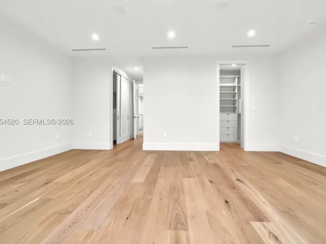 Продажа дома по адресу 229 NW 42nd St - фото 9085051