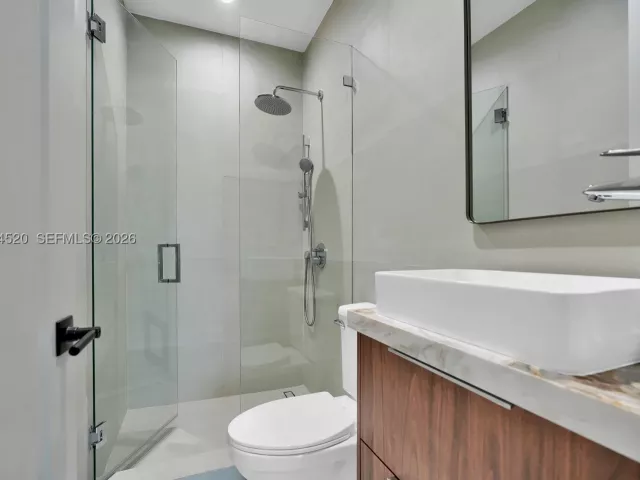 Продажа дома по адресу 229 NW 42nd St - фото 9085054