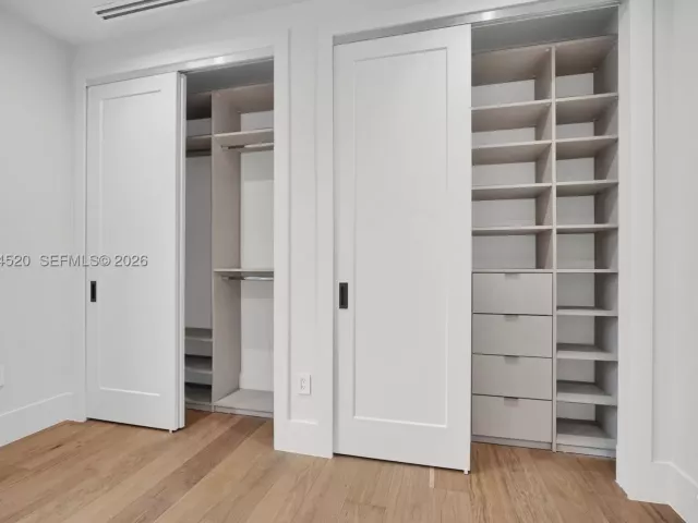 Продажа дома по адресу 229 NW 42nd St - фото 9085058