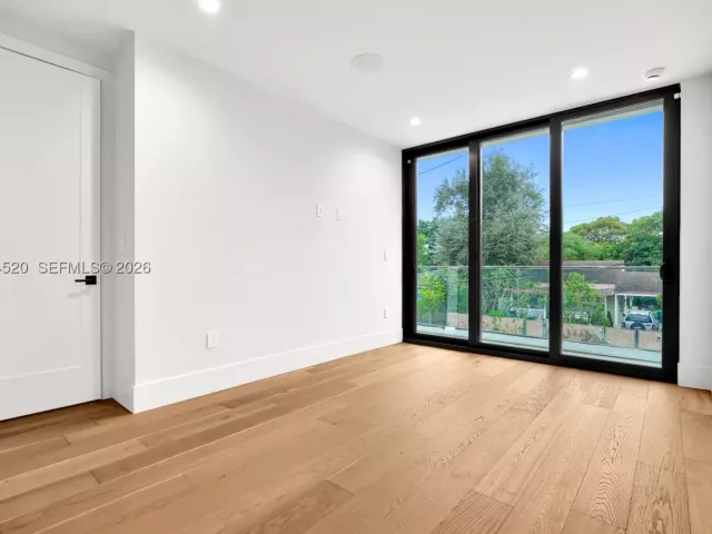 Продажа дома по адресу 229 NW 42nd St - фото 9085059