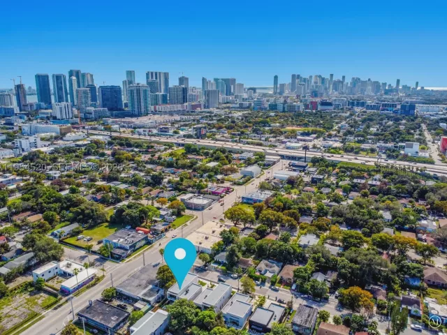 Продажа дома по адресу 229 NW 42nd St - фото 9085060