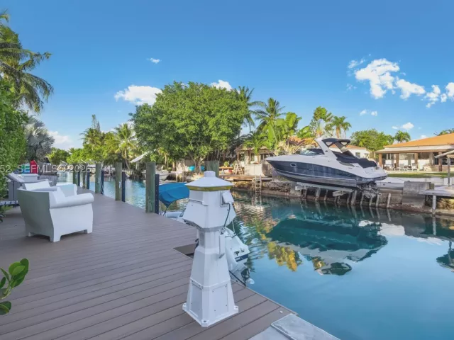 Продажа дома по адресу 8005 Noremac Ave - фото 9085166