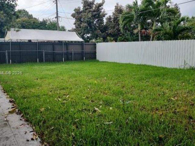 Дом в аренду по адресу 19320 NW 37th Ave - фото 7276220