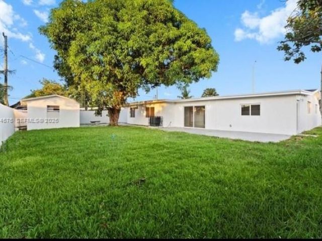 Дом в аренду по адресу 19320 NW 37th Ave - фото 7276222