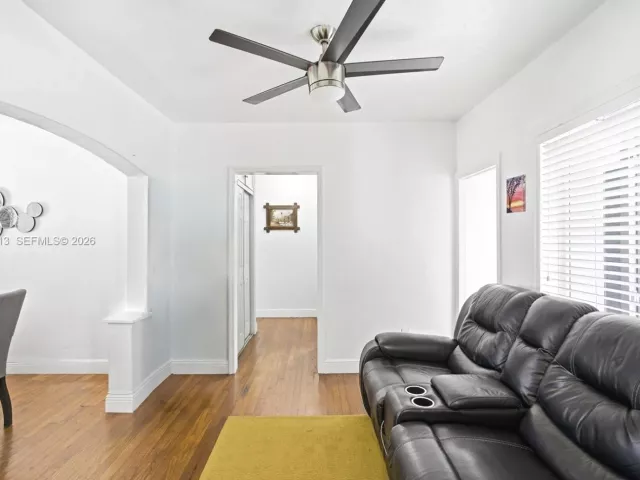 Дом в аренду по адресу 104 SW 40th Ave 0 - фото 7278963