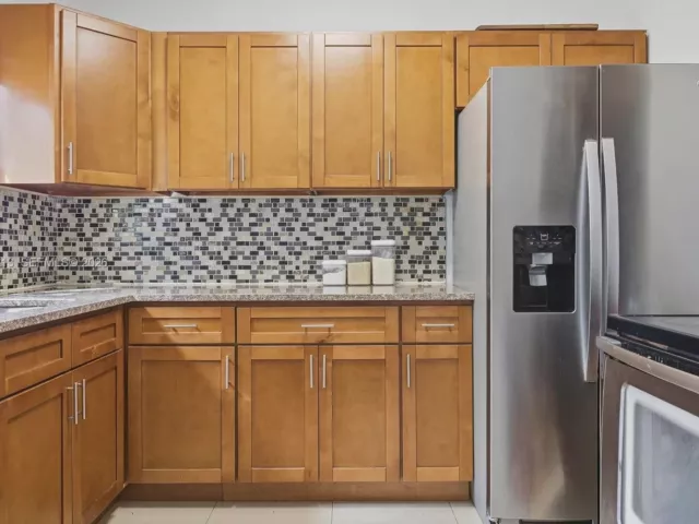 Дом в аренду по адресу 104 SW 40th Ave 0 - фото 7278966