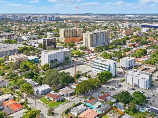 Дом в аренду по адресу 104 SW 40th Ave 0 - фото 7278972