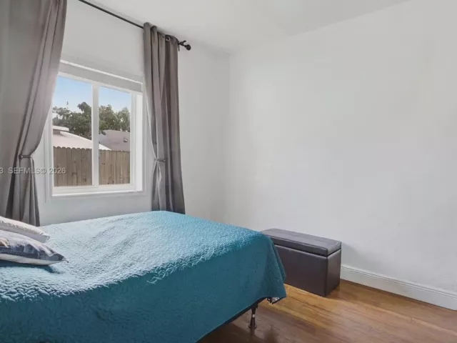 Дом в аренду по адресу 104 SW 40th Ave 0 - фото 7278957