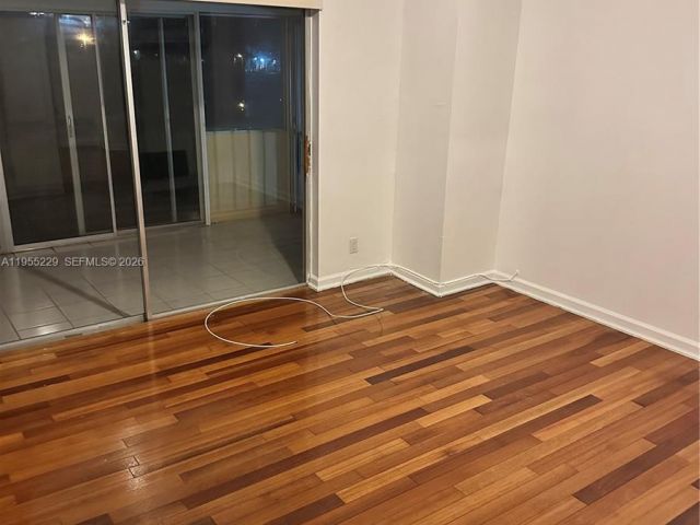 Дом в аренду по адресу 3115 N Palm Aire Dr 3115 - фото 7460394