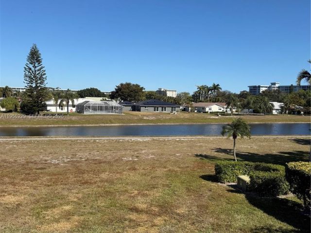 Дом в аренду по адресу 3115 N Palm Aire Dr 3115 - фото 7460400