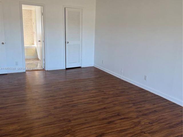 Дом в аренду по адресу 3115 N Palm Aire Dr 3115 - фото 7460402