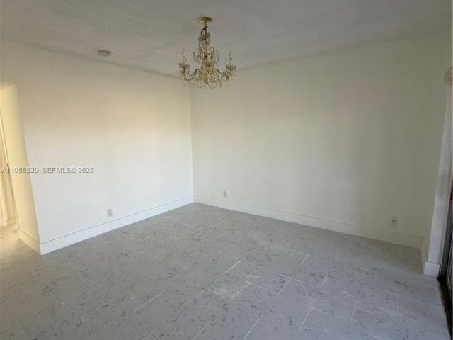 Дом в аренду по адресу 3115 N Palm Aire Dr 3115 - фото 7460403