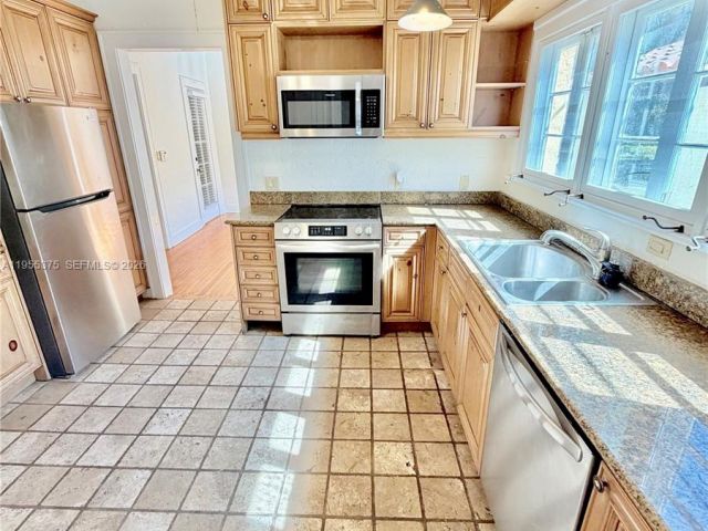 Дом в аренду по адресу 1306 Madrid St - фото 7375716