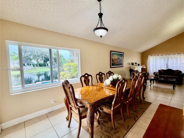 Дом в аренду по адресу 2865 Begonia Way 0 - фото 7286983