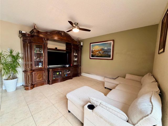 Дом в аренду по адресу 2865 Begonia Way 0 - фото 7286986