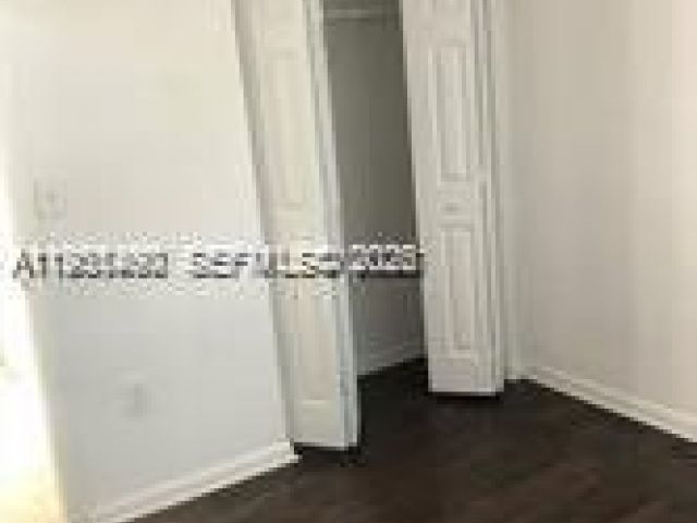 Дом в аренду по адресу 700 NW 19th Ter 0 - фото 7462103