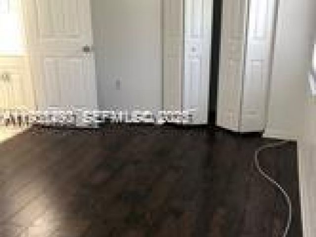 Дом в аренду по адресу 700 NW 19th Ter 0 - фото 7462105