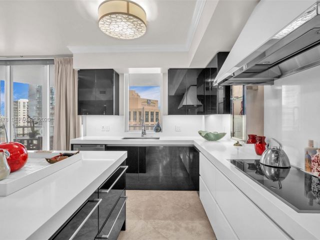 Продажа квартиры #2409 - фото 7341322