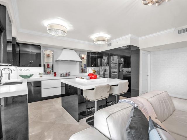 Продажа квартиры #2409 - фото 7341327