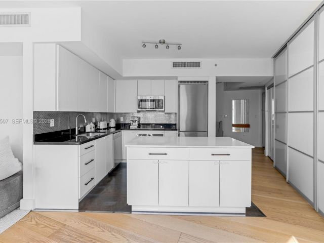 Продажа квартиры #1201 - фото 7284442