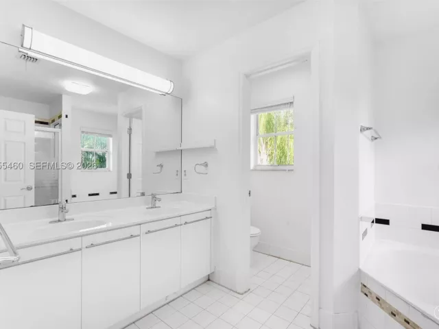 Продажа дома по адресу 1120 Cliffrose St - фото 8980784