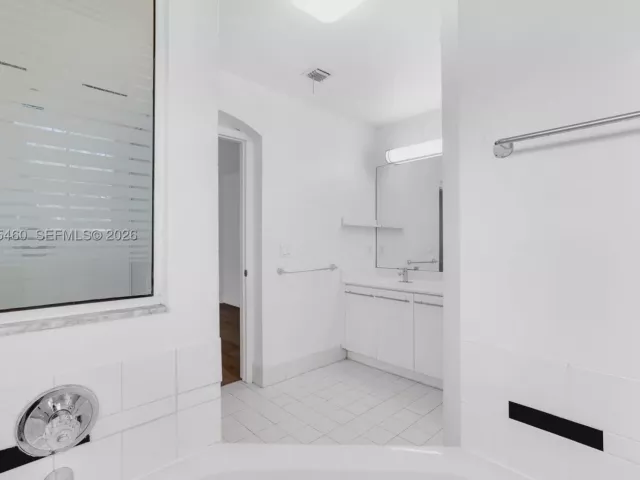 Продажа дома по адресу 1120 Cliffrose St - фото 8980790
