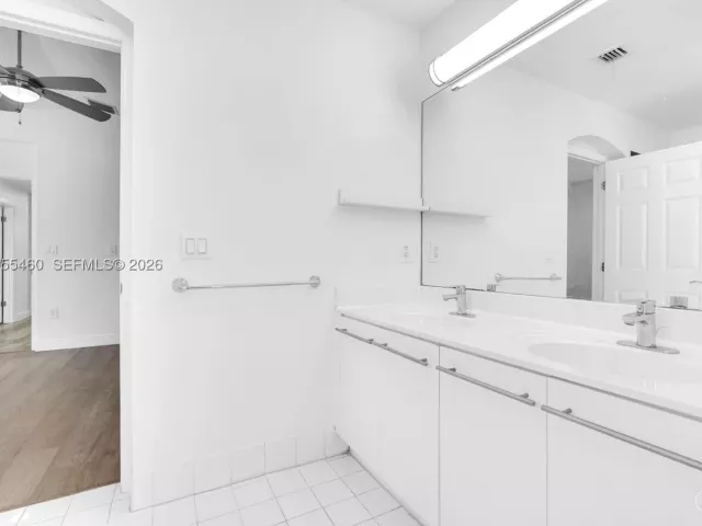 Продажа дома по адресу 1120 Cliffrose St - фото 8980794