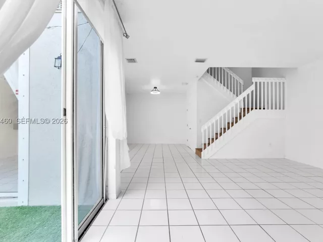 Продажа дома по адресу 1120 Cliffrose St - фото 8980798