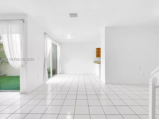 Продажа дома по адресу 1120 Cliffrose St - фото 8980804