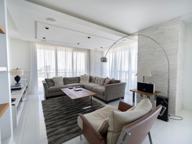 Продажа квартиры #3702 - фото 7287560