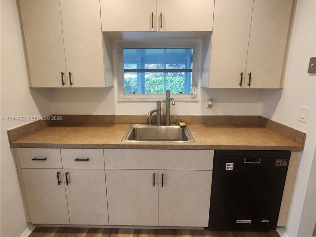 Продажа дома по адресу 9425 SW 51st Pl - фото 7285100