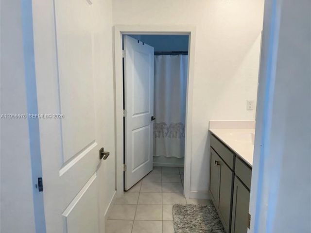 Дом в аренду по адресу 1783 SE 7th Ter 0 - фото 7437633