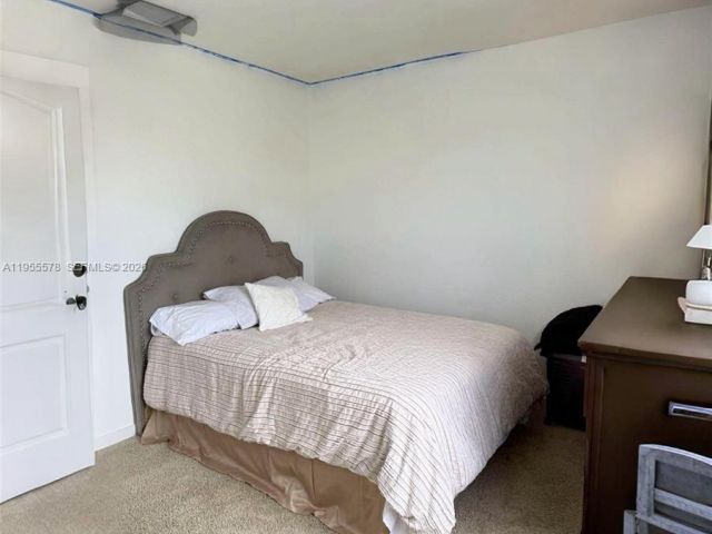 Дом в аренду по адресу 1783 SE 7th Ter 0 - фото 7437635