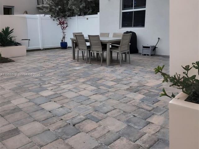 Дом в аренду по адресу 1783 SE 7th Ter 0 - фото 7437640