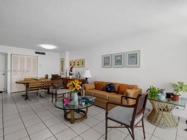 Продажа квартиры #707 - фото 7302287