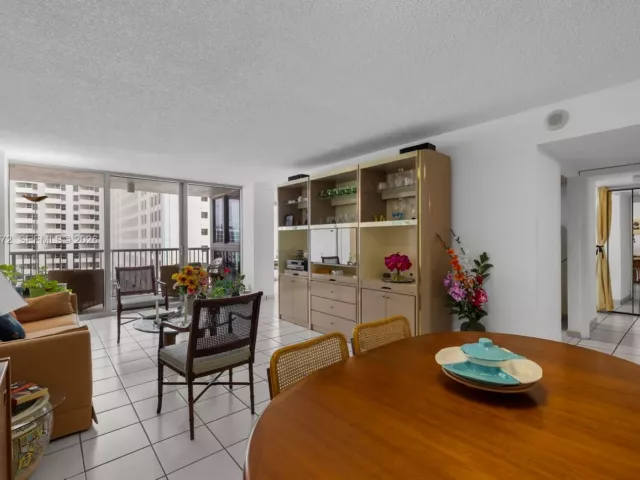 Продажа квартиры #707 - фото 7302293