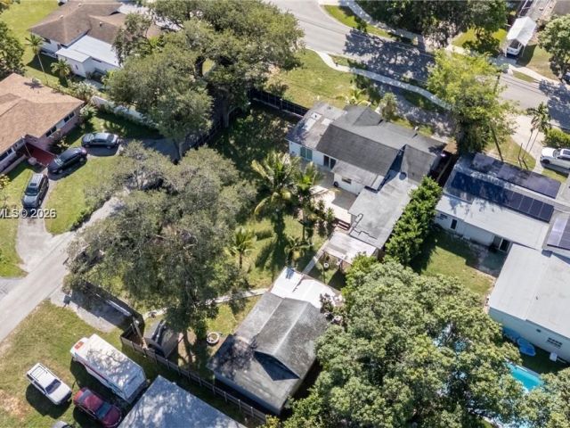 Дом в аренду по адресу 947 NE 149 #1 1 - фото 7439772