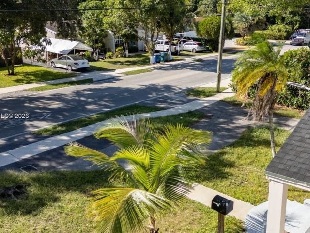 Дом в аренду по адресу 947 NE 149 #1 1 - фото 7439776