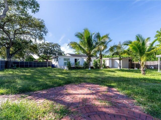 Дом в аренду по адресу 947 NE 149 #1 1 - фото 7439777