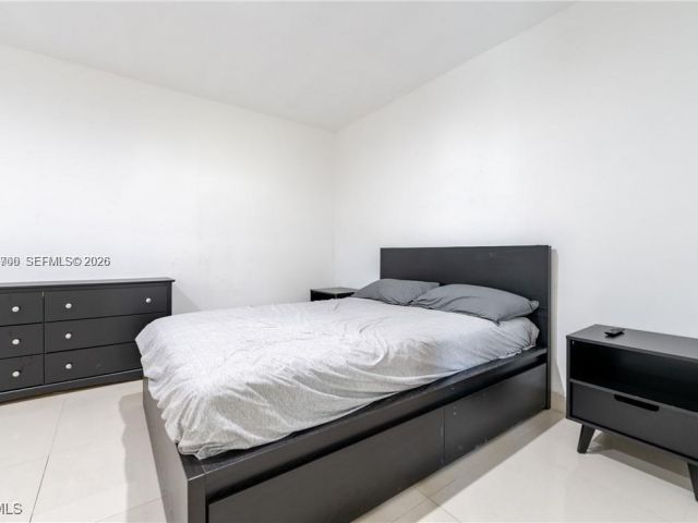 Дом в аренду по адресу 947 NE 149 #1 1 - фото 7439778