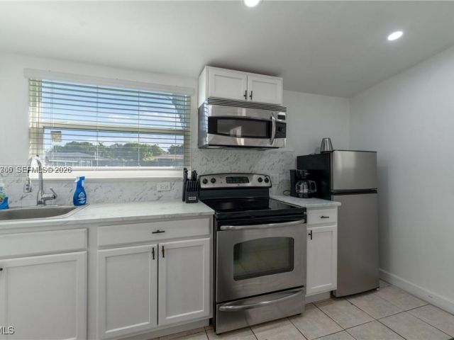 Дом в аренду по адресу 947 NE 149 #1 1 - фото 7439779