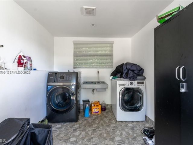 Дом в аренду по адресу 947 NE 149 #1 1 - фото 7439780