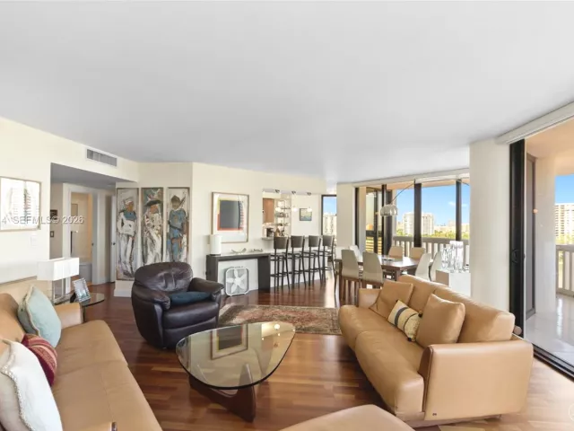 Продажа квартиры #1209 - фото 7350706