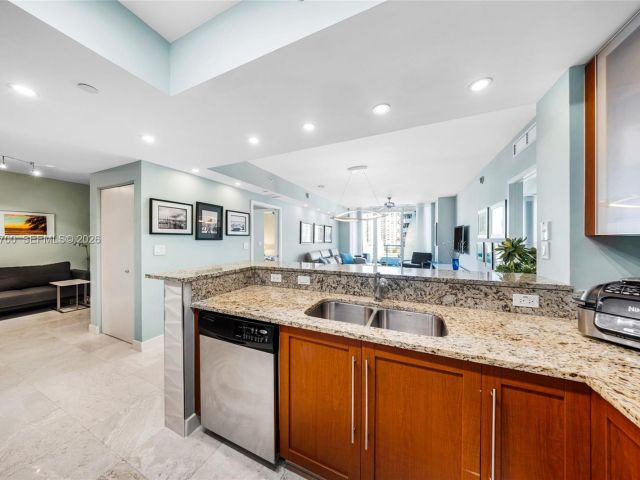 Квартира в аренду номер702N - фото 7291762