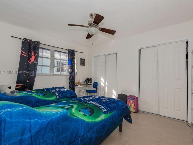 Продажа дома по адресу 8950 Harding Ave - фото 7288001