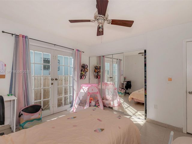 Продажа дома по адресу 8950 Harding Ave - фото 7288002