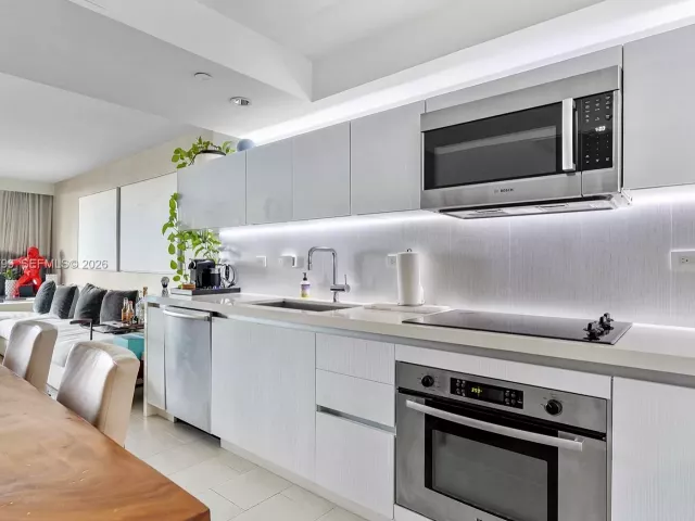 Продажа квартиры #1427 - фото 7293431