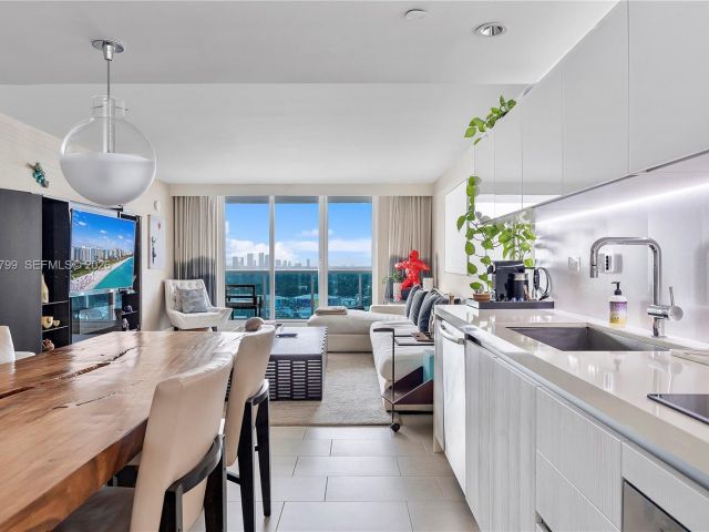 Продажа квартиры #1427 - фото 7293434