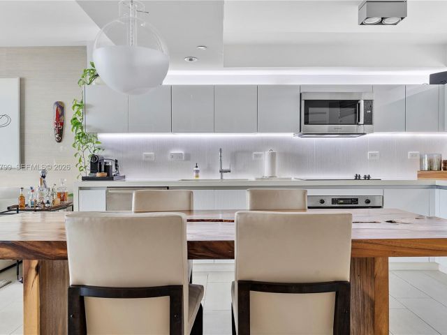 Продажа квартиры #1427 - фото 7293435